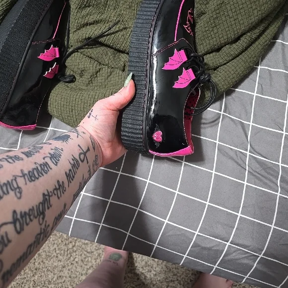 Monster High Draculara Stompers - Picture 3 of 4